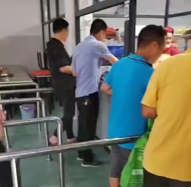 为方便员工休息及用餐需求，更好的工作，晴阳科技建立食堂及宿舍